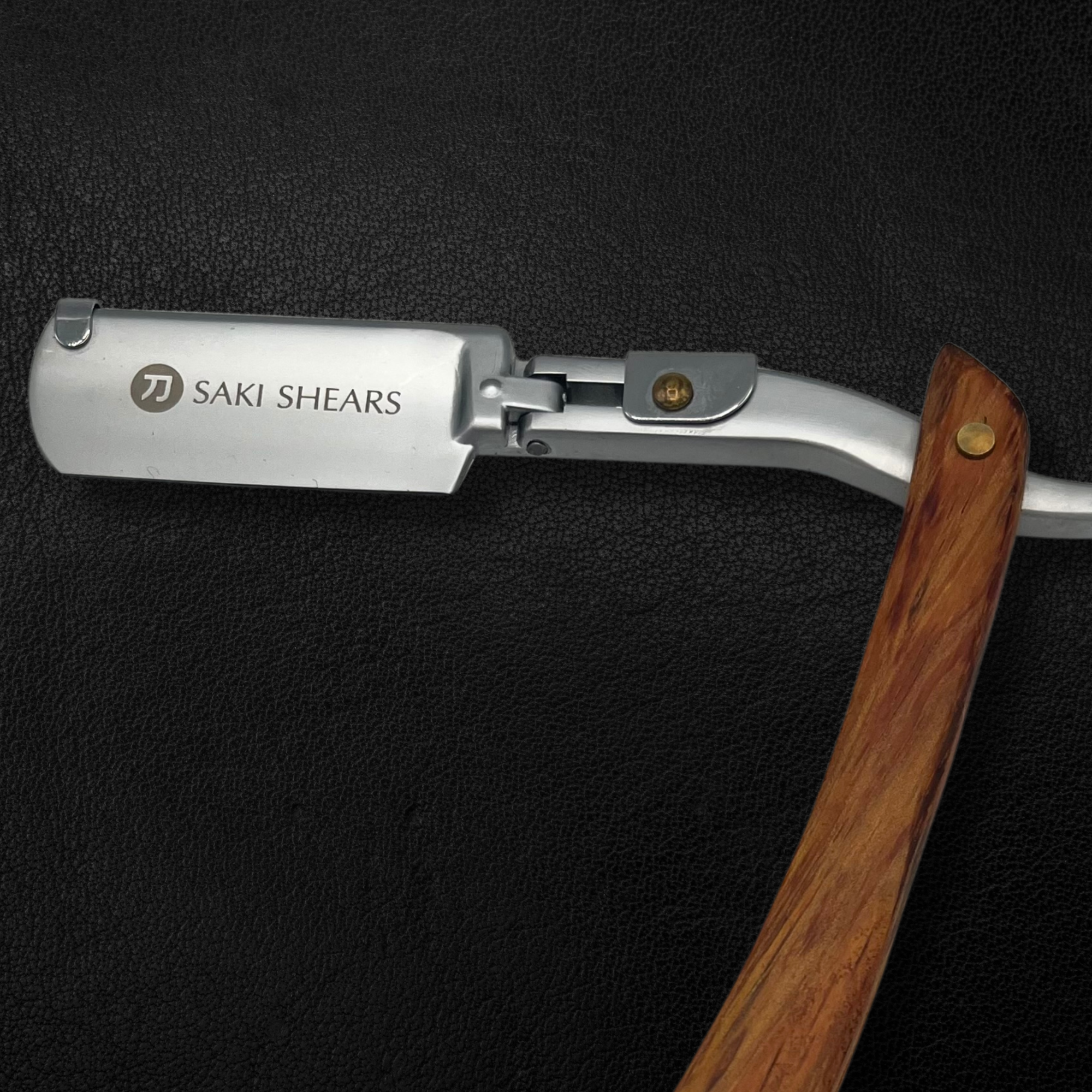 Straight Razor With Disposable Blades